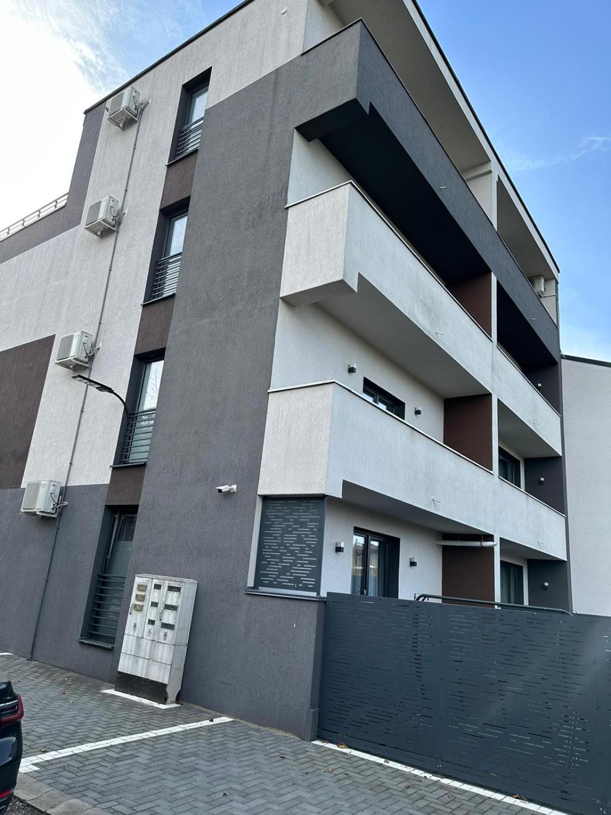 Luxury Glam Apartments & Studios Near Coresi Mall Braşov Exterior foto